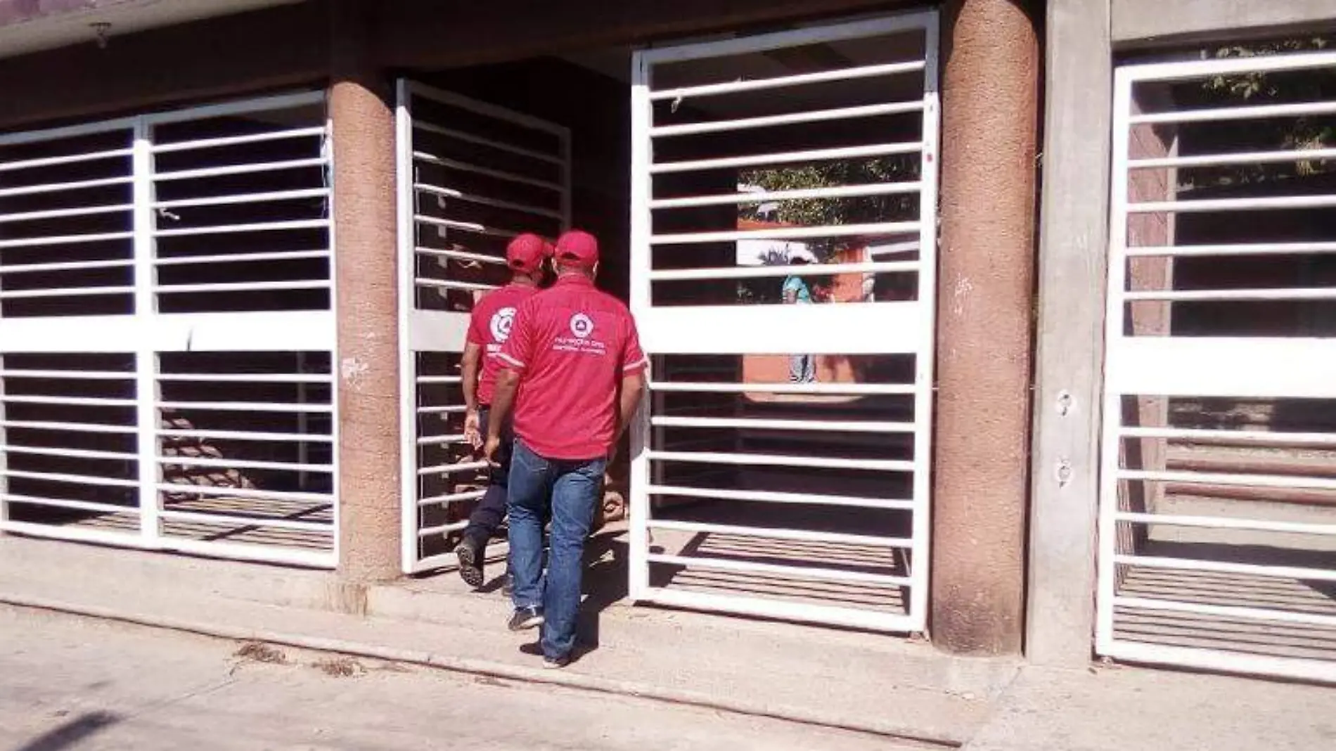 Ometepec - supervisan instalaciones de la secundaria 